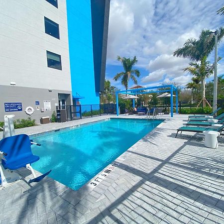 Tru By Hilton Miramar Hotell Exteriör bild